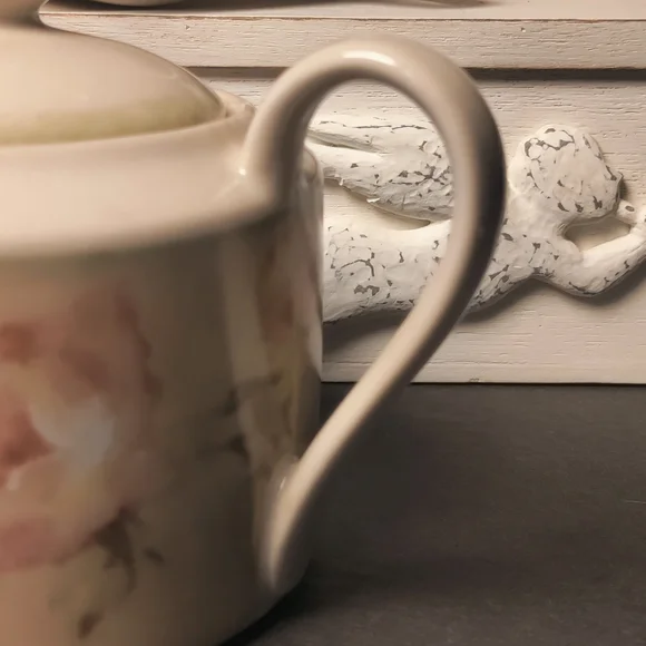 222 FIFTH CREAM & SUGAR⭐ - Picture 3 of 10